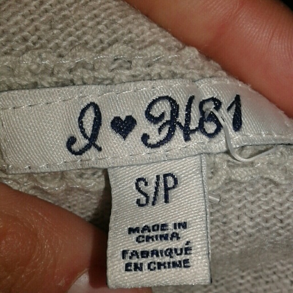 Clothes - Picture 3 of 4